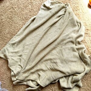 Cocoon nursing cover one size